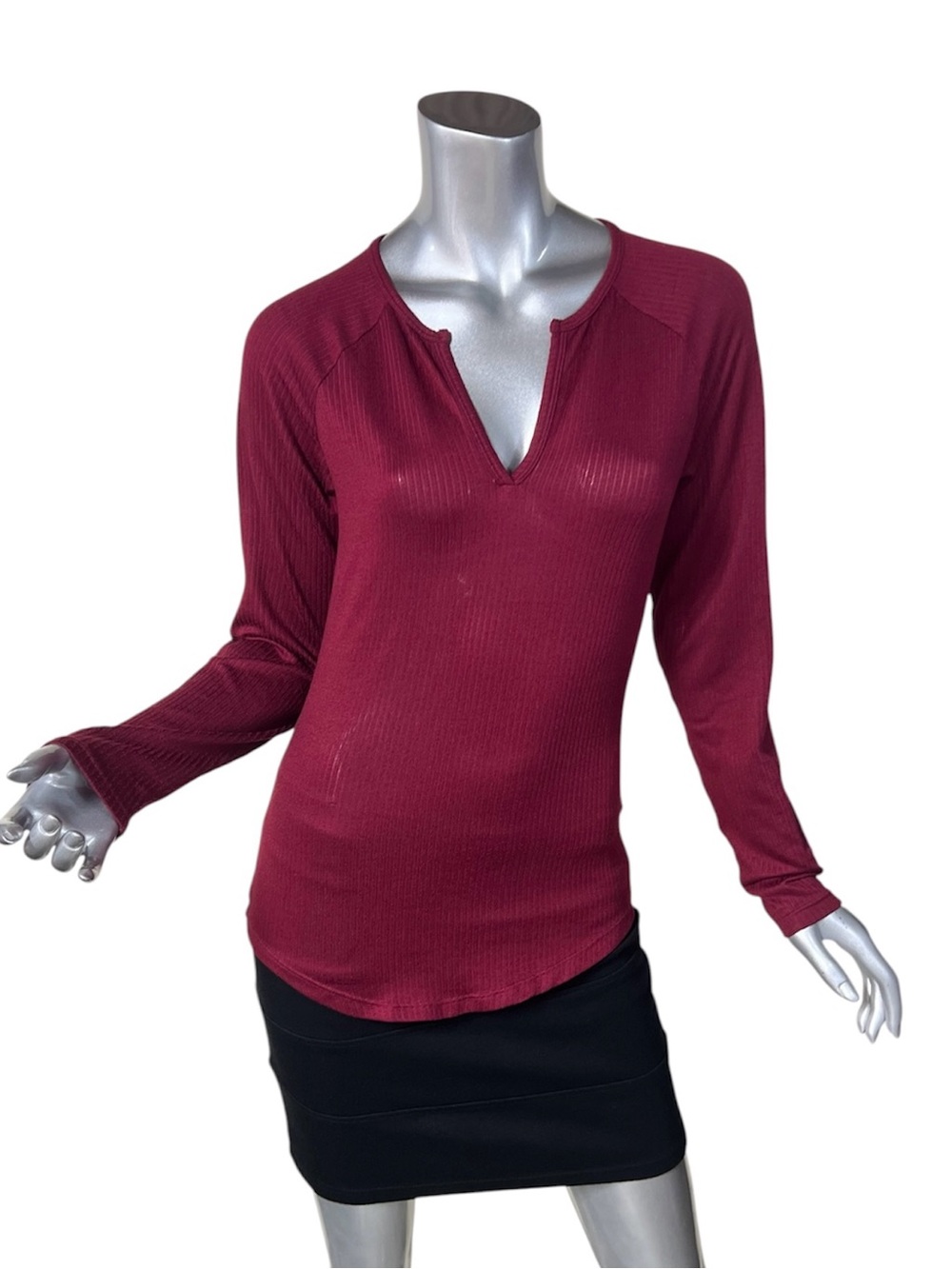 Jenni Women's Long Sleeve Ribbed Knit Split-Neck Pajama Top Wine Red Medium